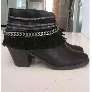Y2K NWOT Rampage black booties fringe layered leather/ chains Western boho SZ 8
